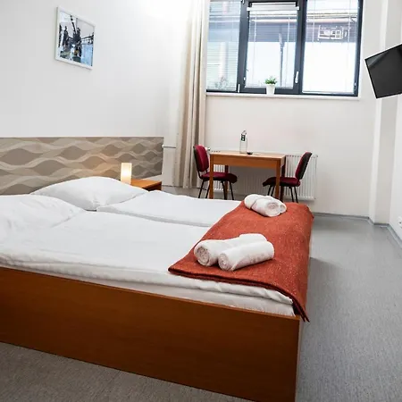 Vp1 2* اوسترافا